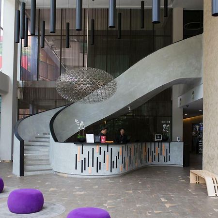The 12 Suites @ Empire Damansara بيتالينغ جايا المظهر الخارجي الصورة