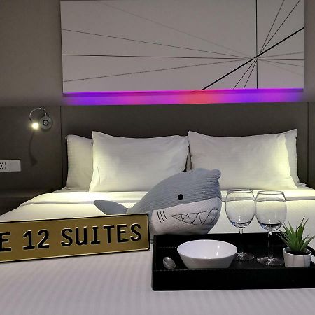 The 12 Suites @ Empire Damansara بيتالينغ جايا الغرفة الصورة